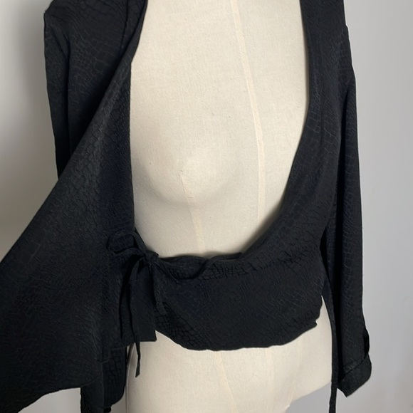 BALENCIAGA PARIS Black Silk Kimono Sleeve Top. 36. - Picture 12 of 16